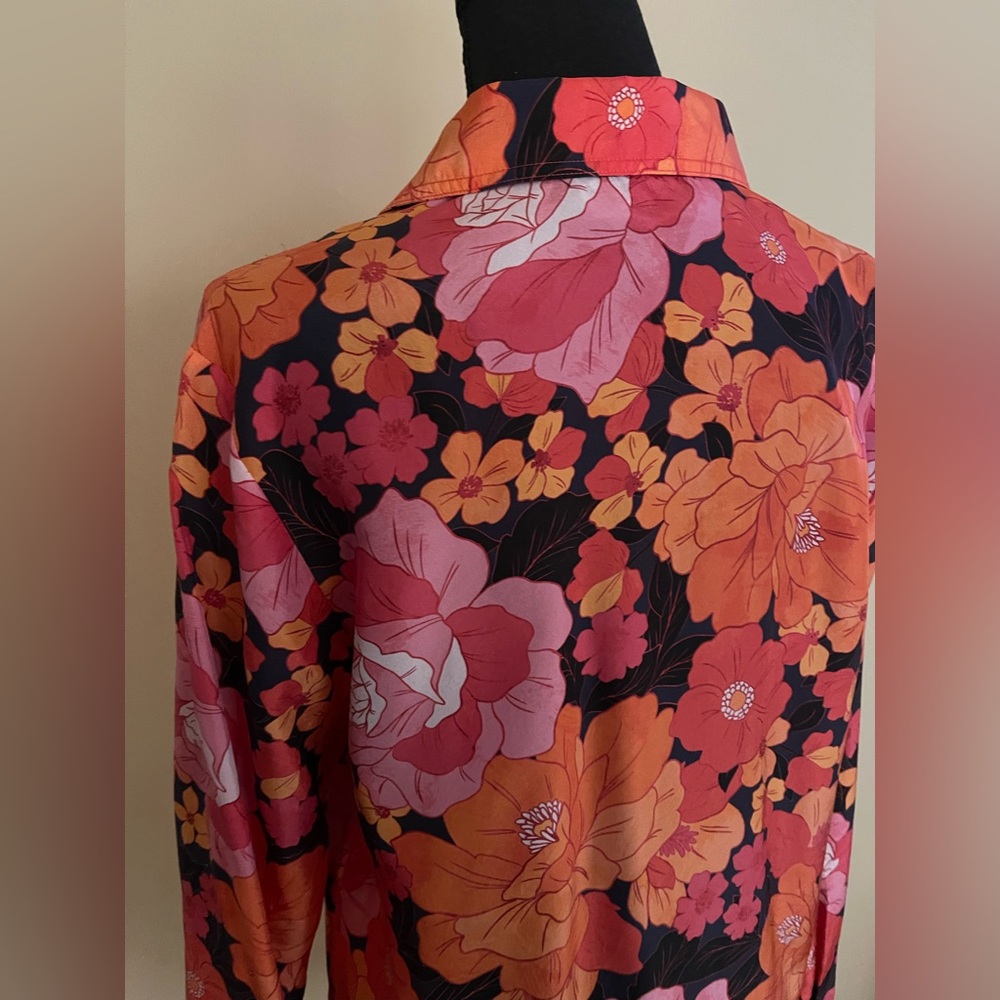 Like New Johnny Was Workshop Becca Button Down Shirt size S 100% Silk. - Picture 7 of 9